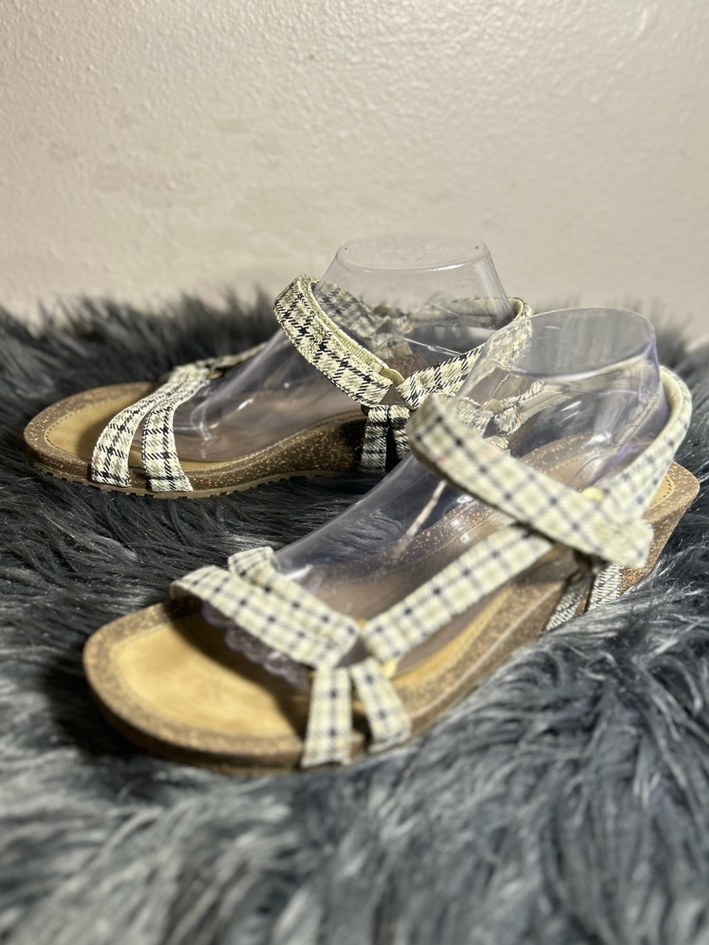 Teva Plaid Strappy Wedge Sandals - Brown/Beige Size 11 - Picture 3 of 7